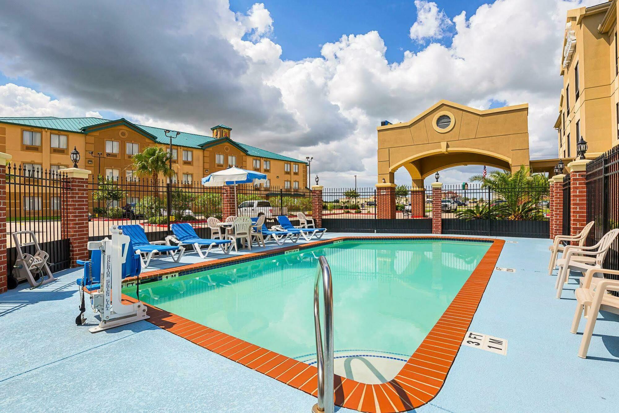 Comfort Inn & Suites Port Arthur-Port Neches Экстерьер фото